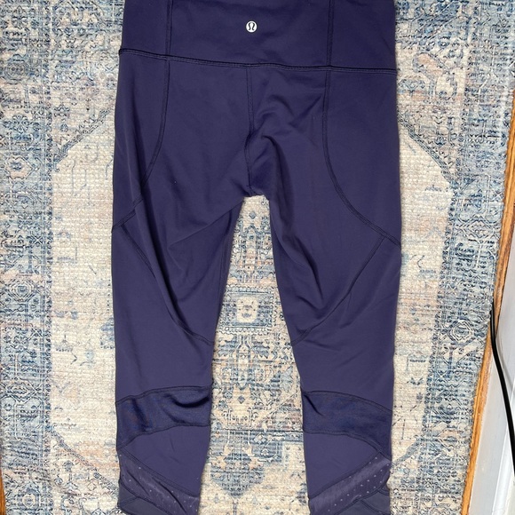 Lululemon Light Purple Cropped Leggings - Picture 4 of 9